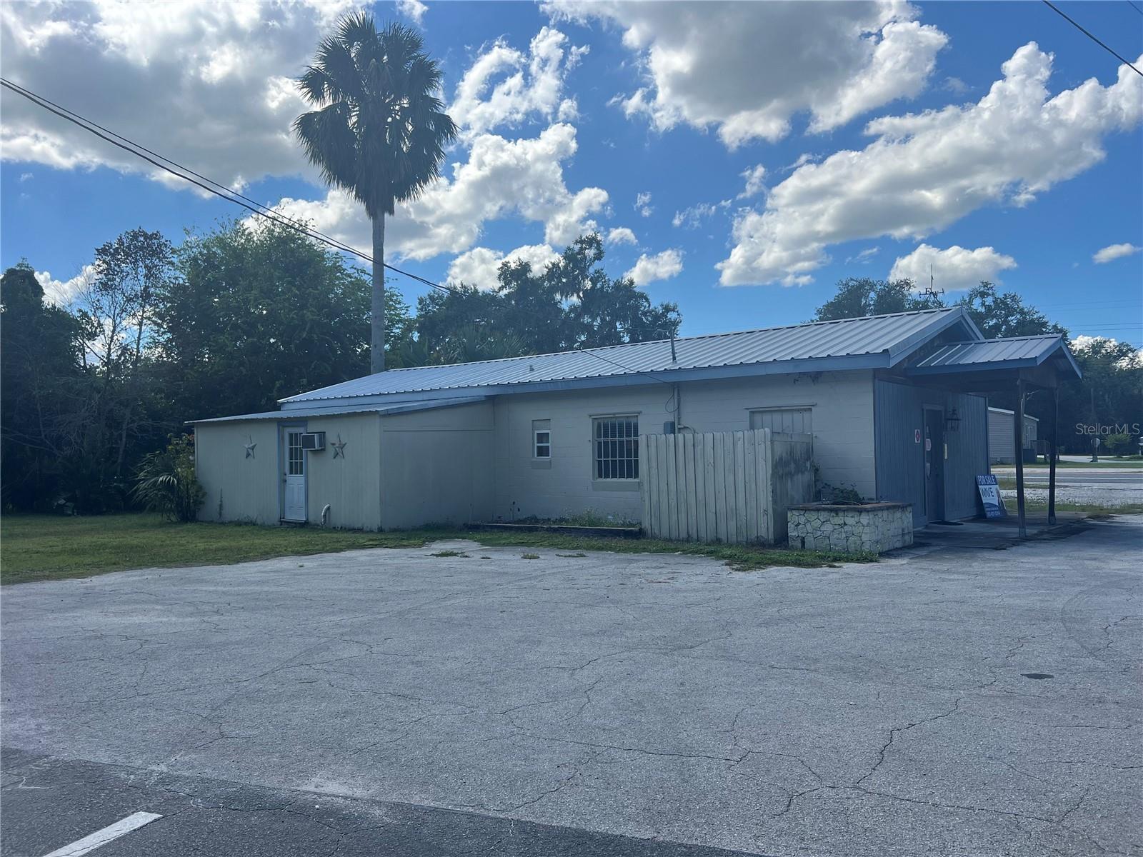 821 S Us 301 Property Photo 5