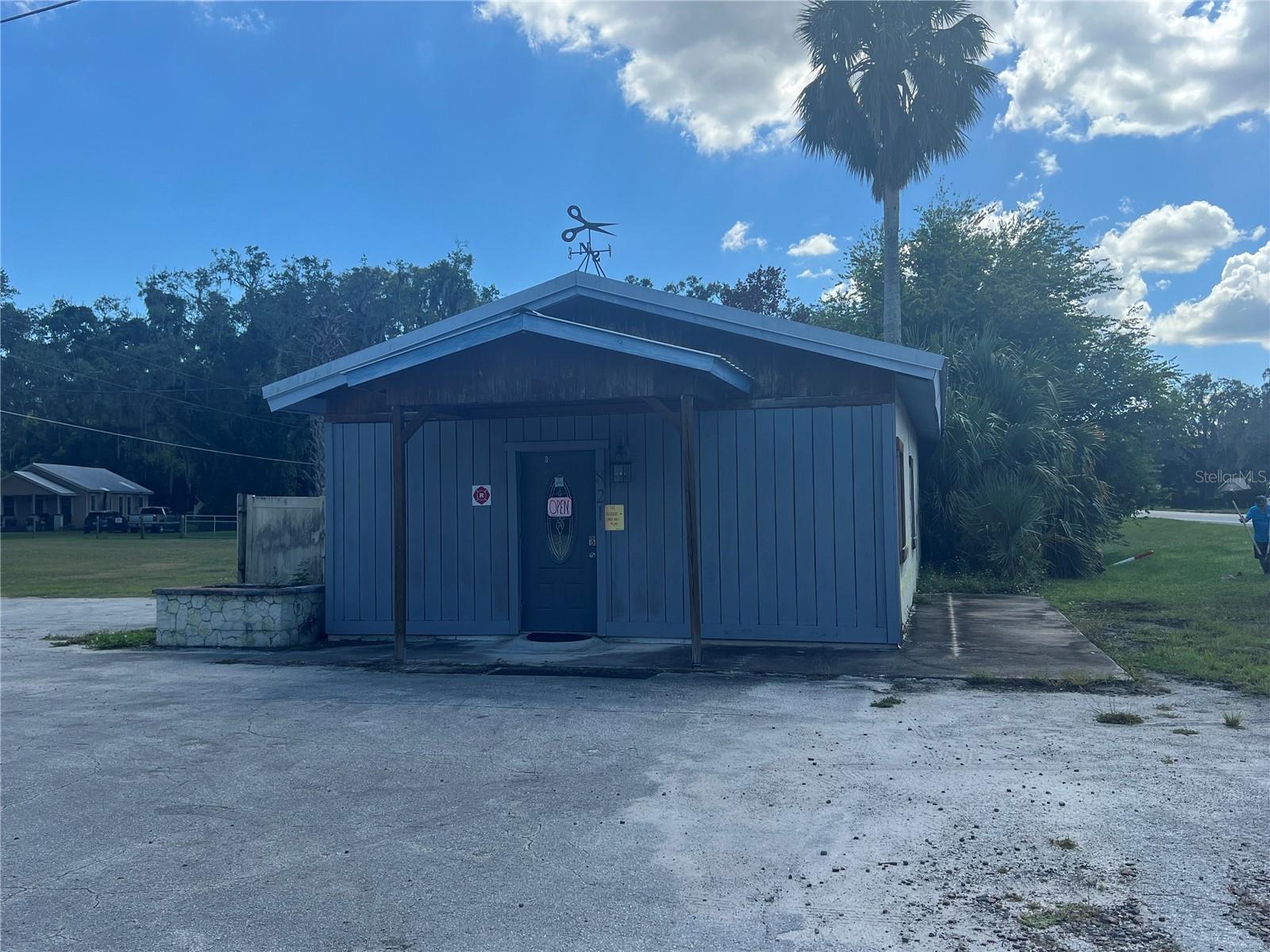 821 S Us 301 Property Photo 7