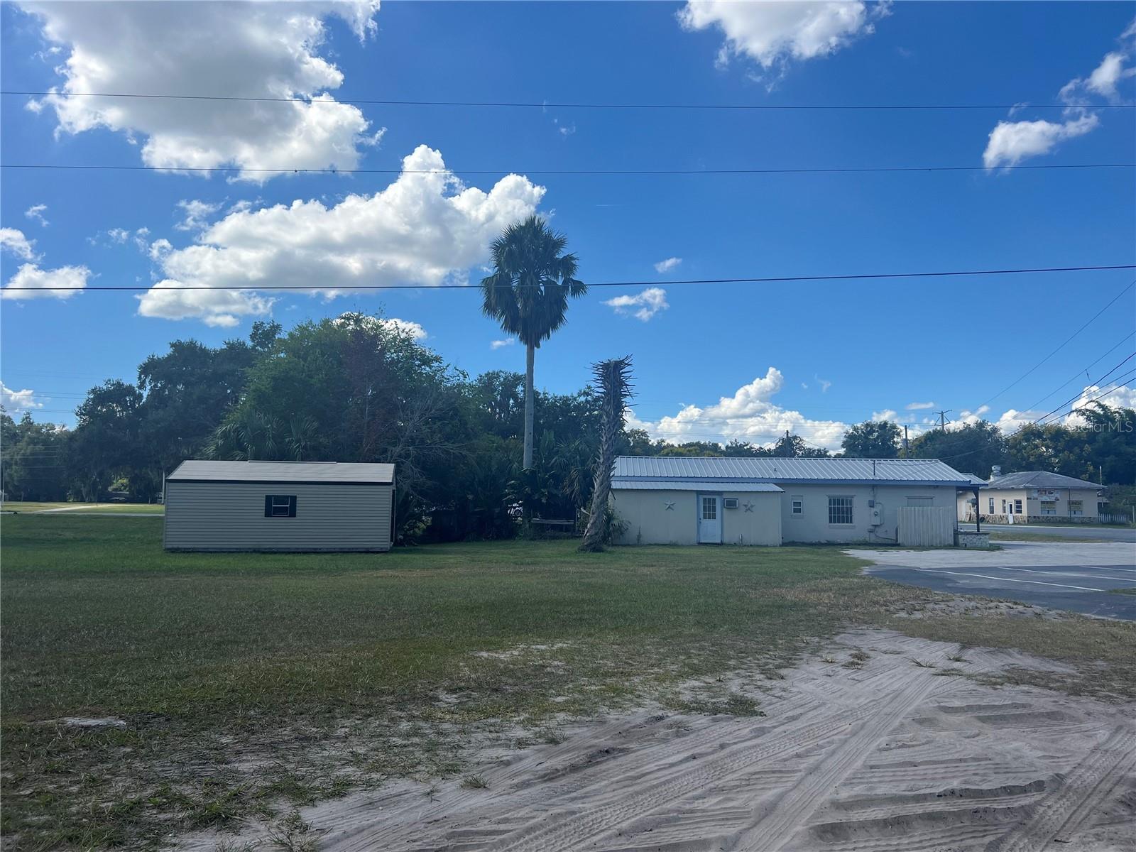821 S Us 301 Property Photo 8