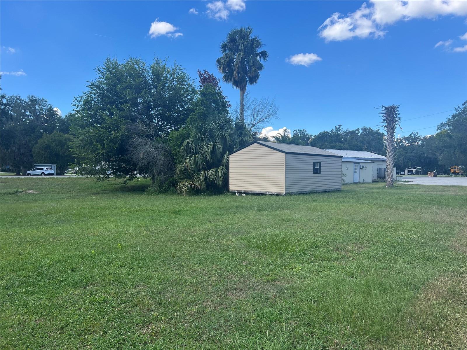 821 S Us 301 Property Photo 10
