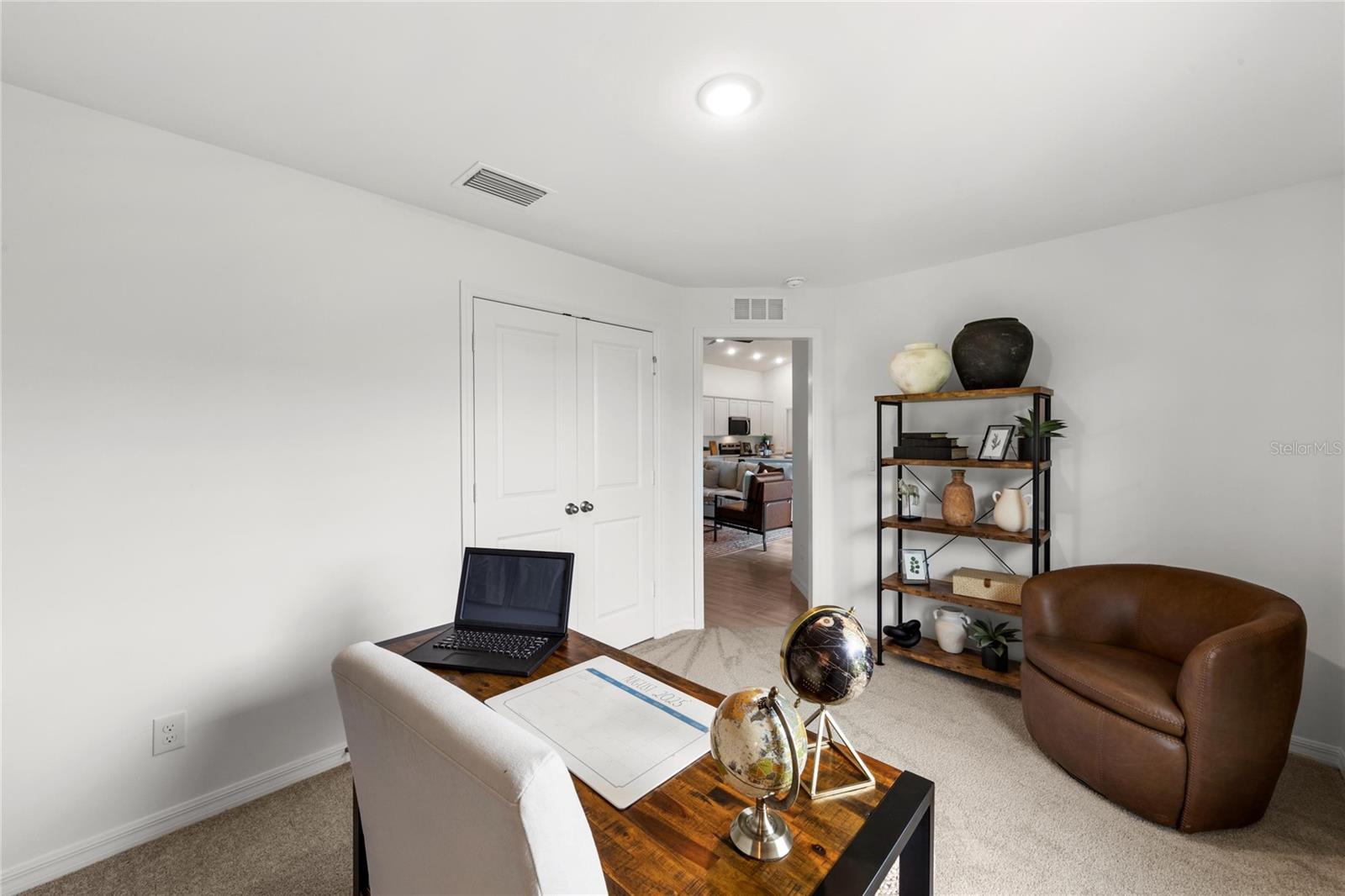 627 W Duquet Pl Property Photo 14