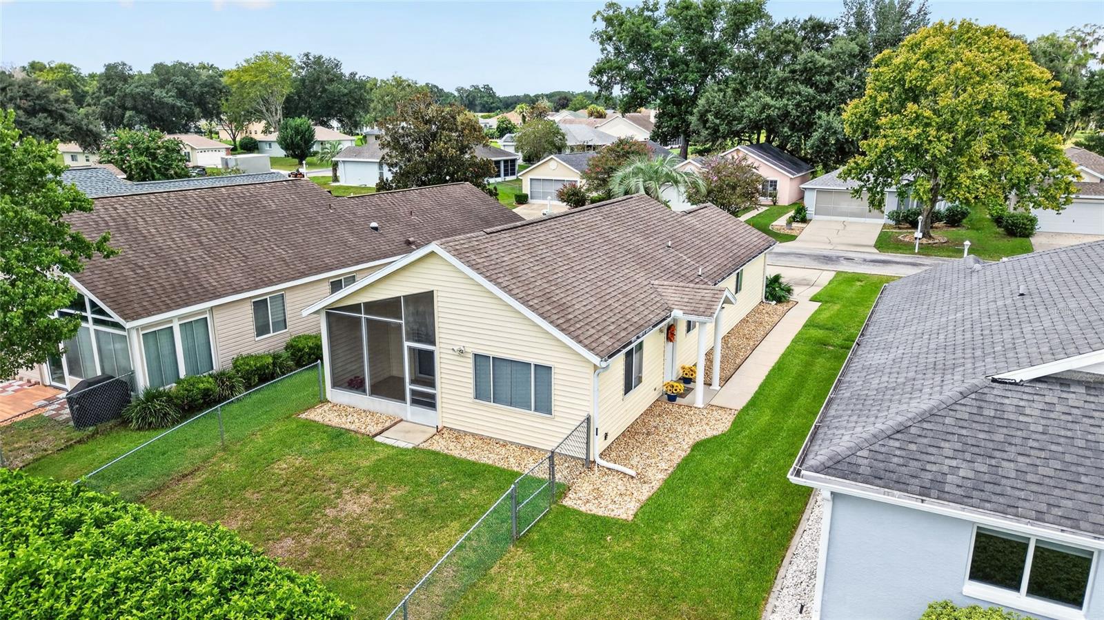 1921 Nw 50th Cir Property Photo 3