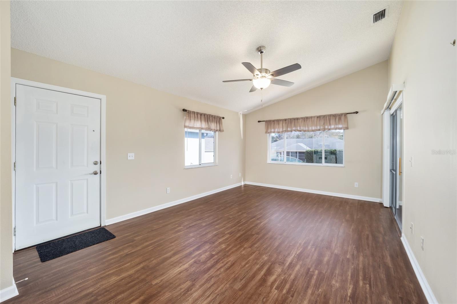 1921 Nw 50th Cir Property Photo 13