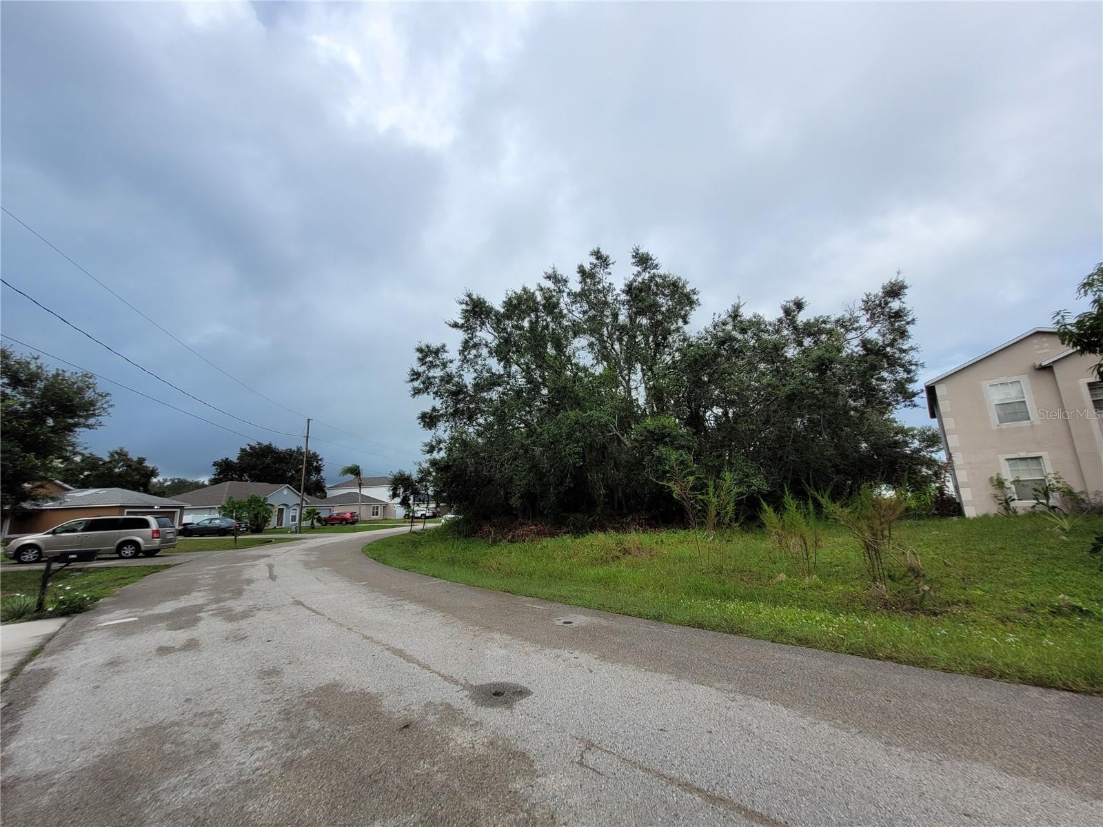 1946 Manatee Ct Property Photo 5