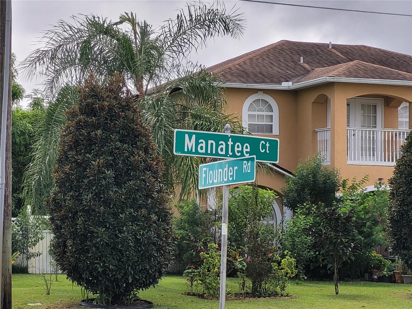 1946 Manatee Ct Property Photo 12