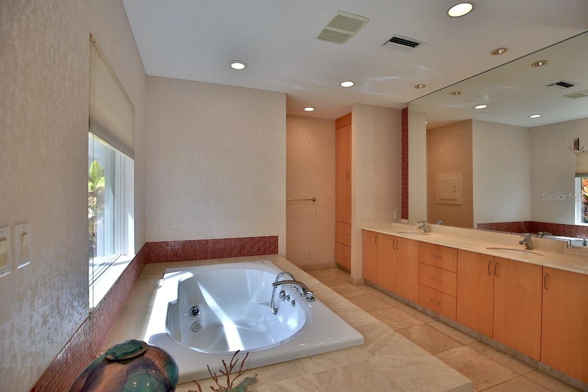 1212 Sw 80th St Property Photo 33