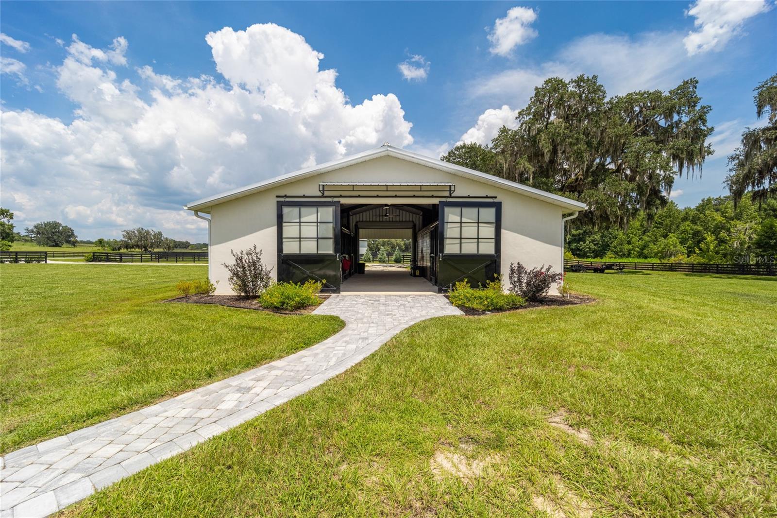 11098 Nw 50th Ln Property Photo 4