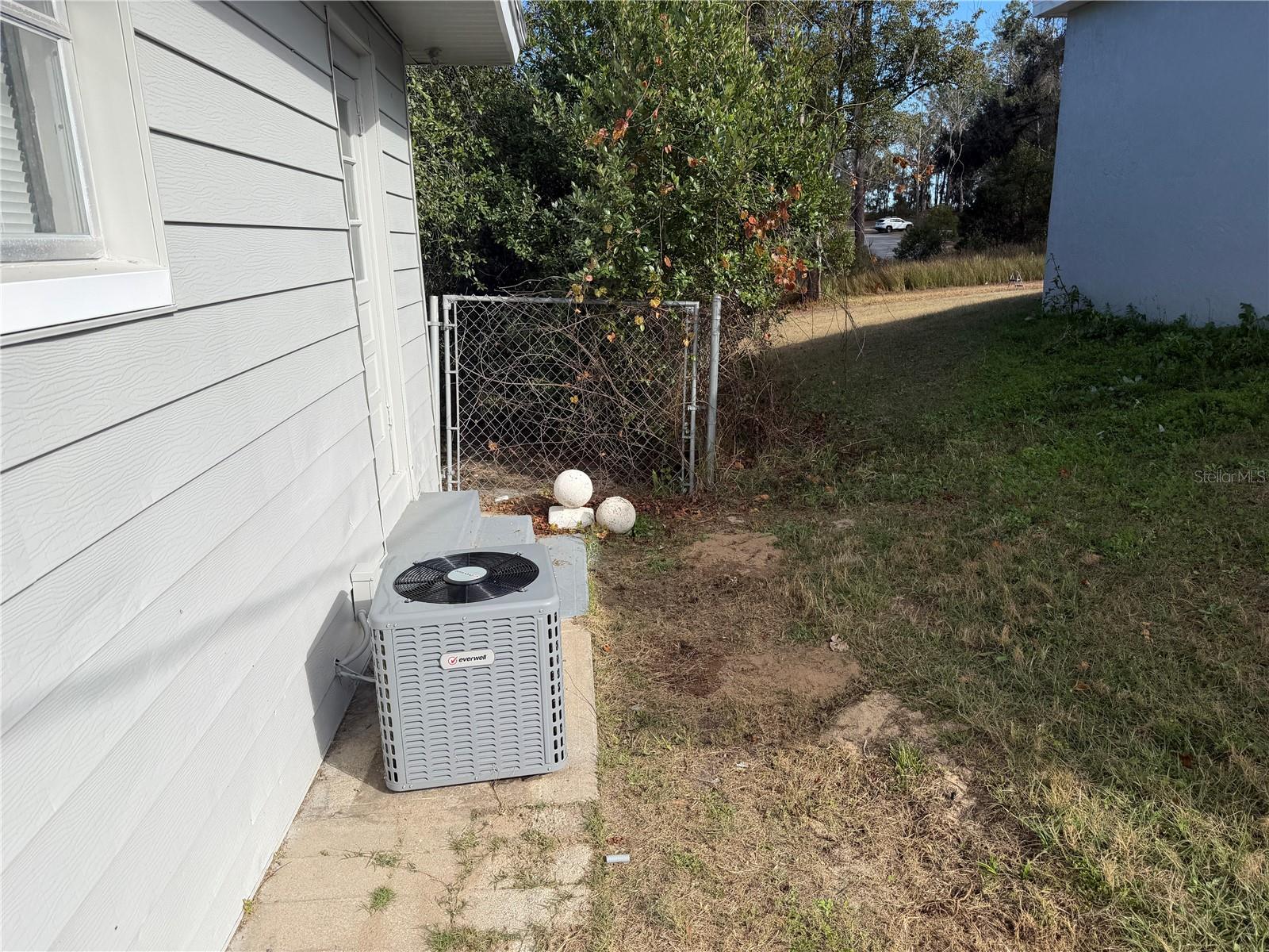 4333 S Rainbow Dr Property Photo 2
