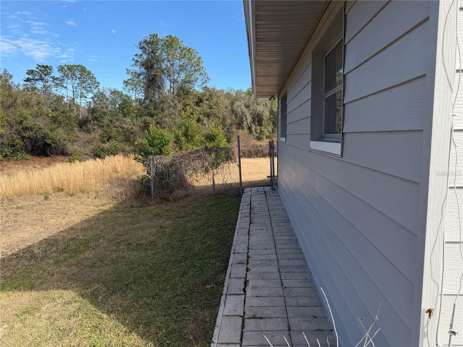 4333 S Rainbow Dr Property Photo 5