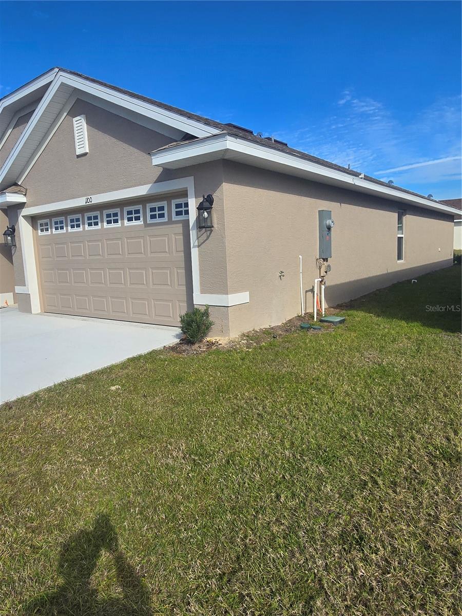 1100 Heron Point Dr Property Photo 2