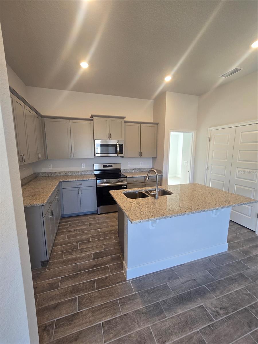 1100 Heron Point Dr Property Photo 15