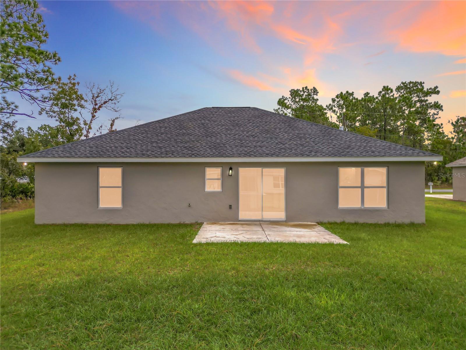6526 N Earlshire Ter Property Photo 2