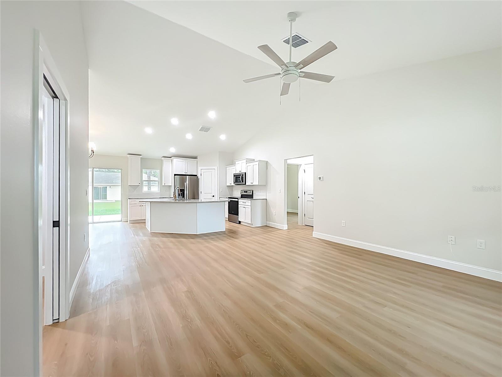 6526 N Earlshire Ter Property Photo 13