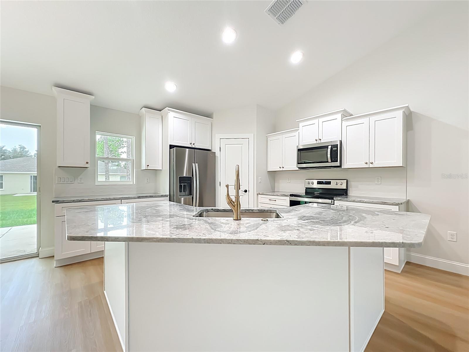 6526 N Earlshire Ter Property Photo 17
