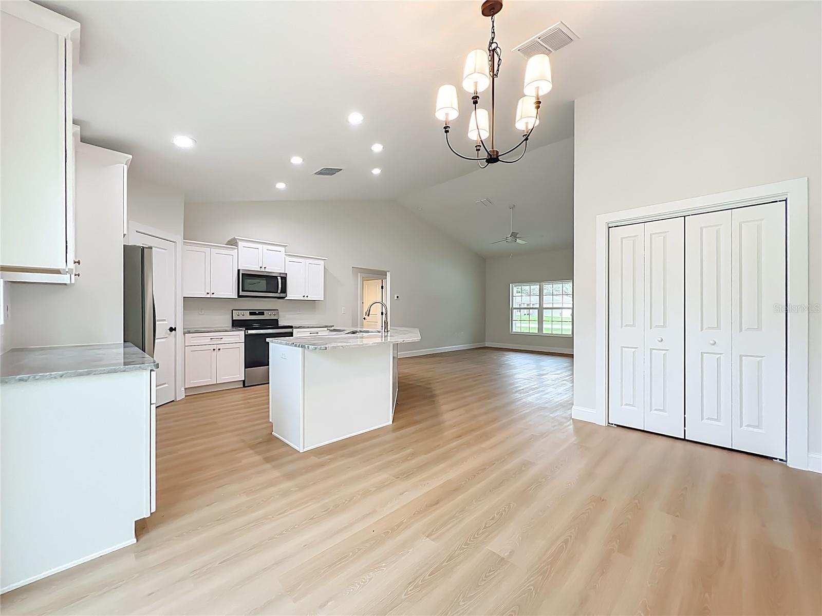 6526 N Earlshire Ter Property Photo 22