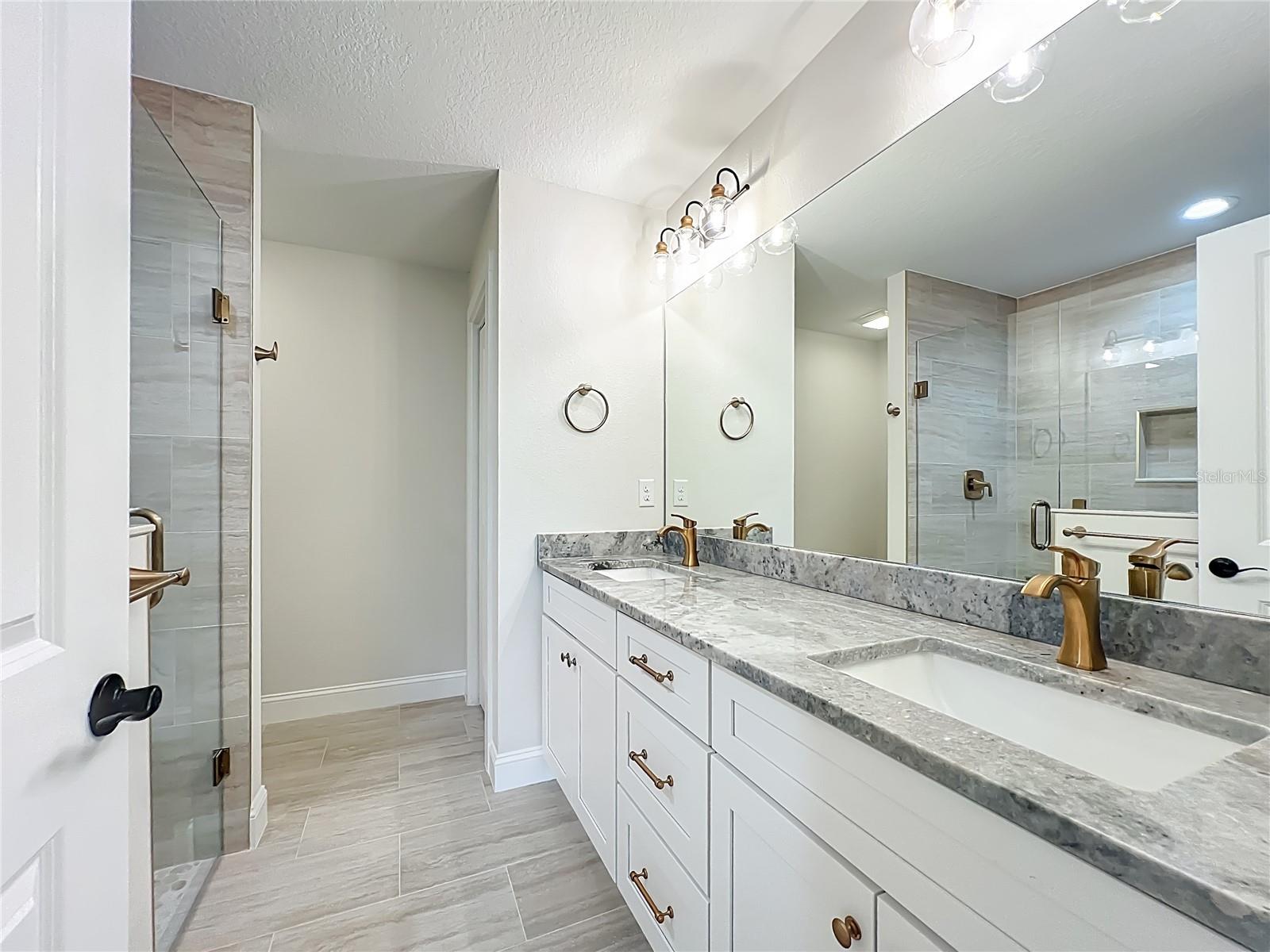 6526 N Earlshire Ter Property Photo 44