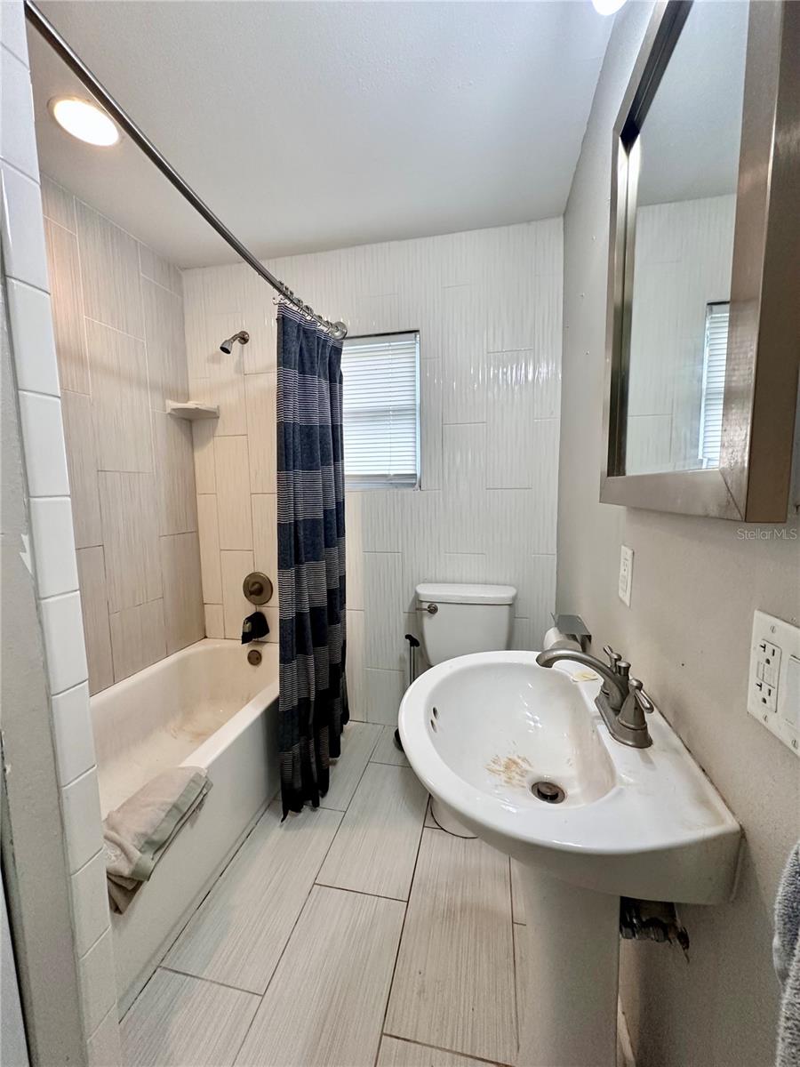 1515 Ne 55th St Property Photo 12