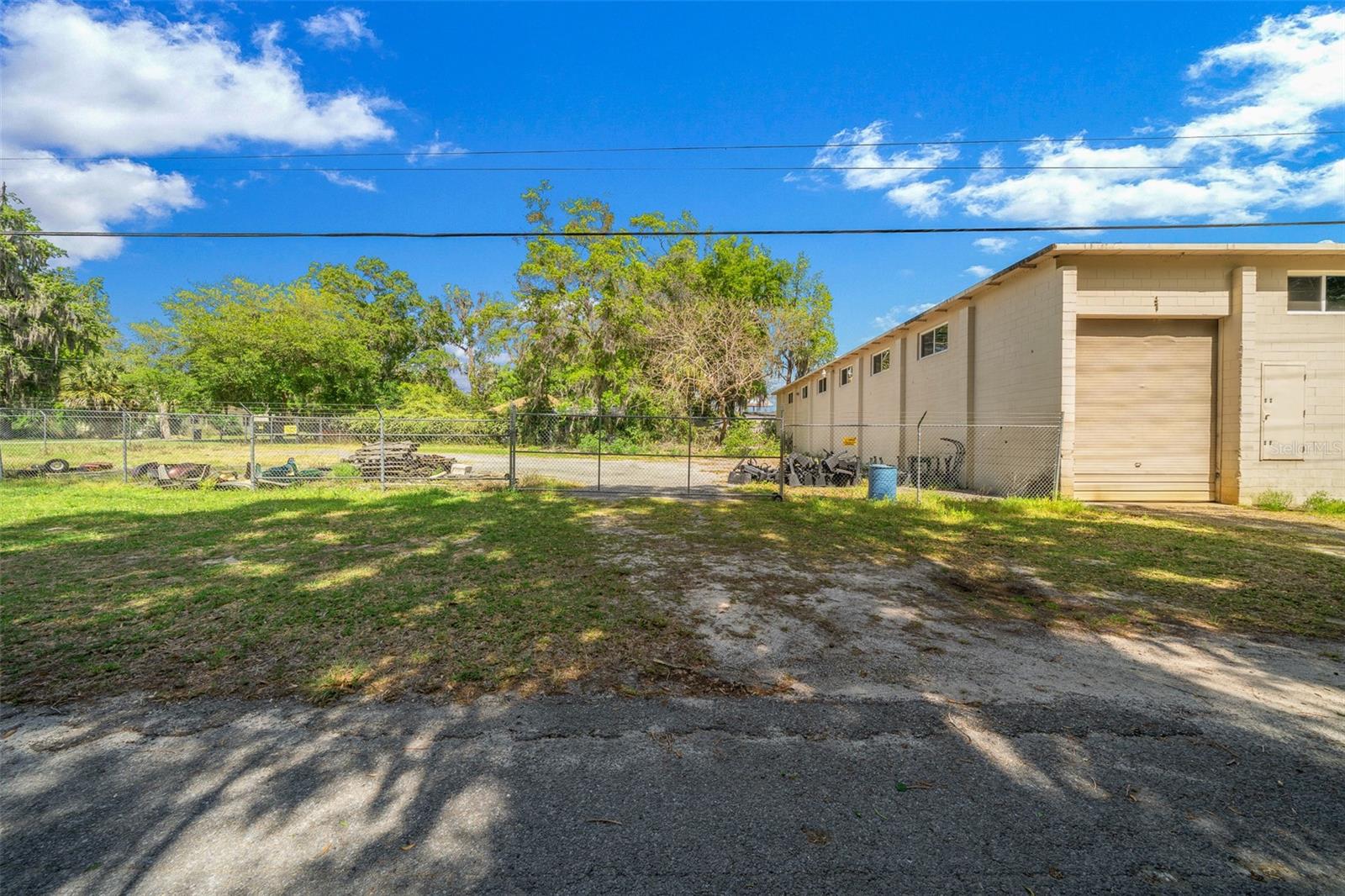 4450 S Pine Ave Property Photo 14