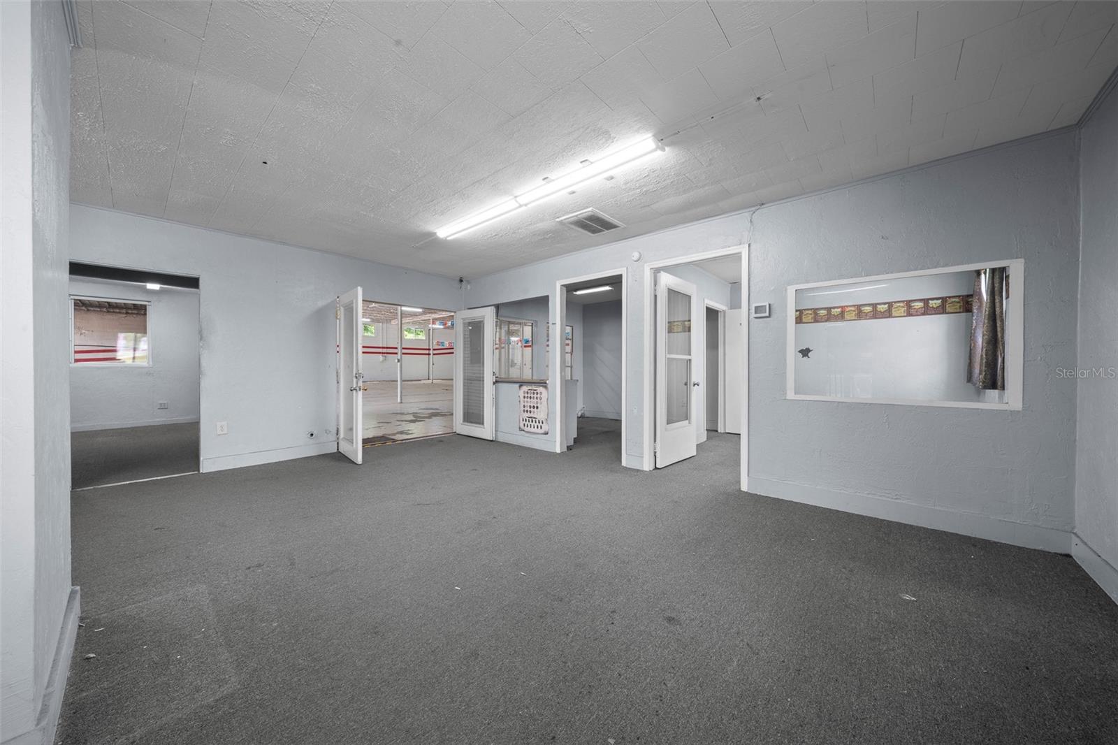 4450 S Pine Ave Property Photo 16