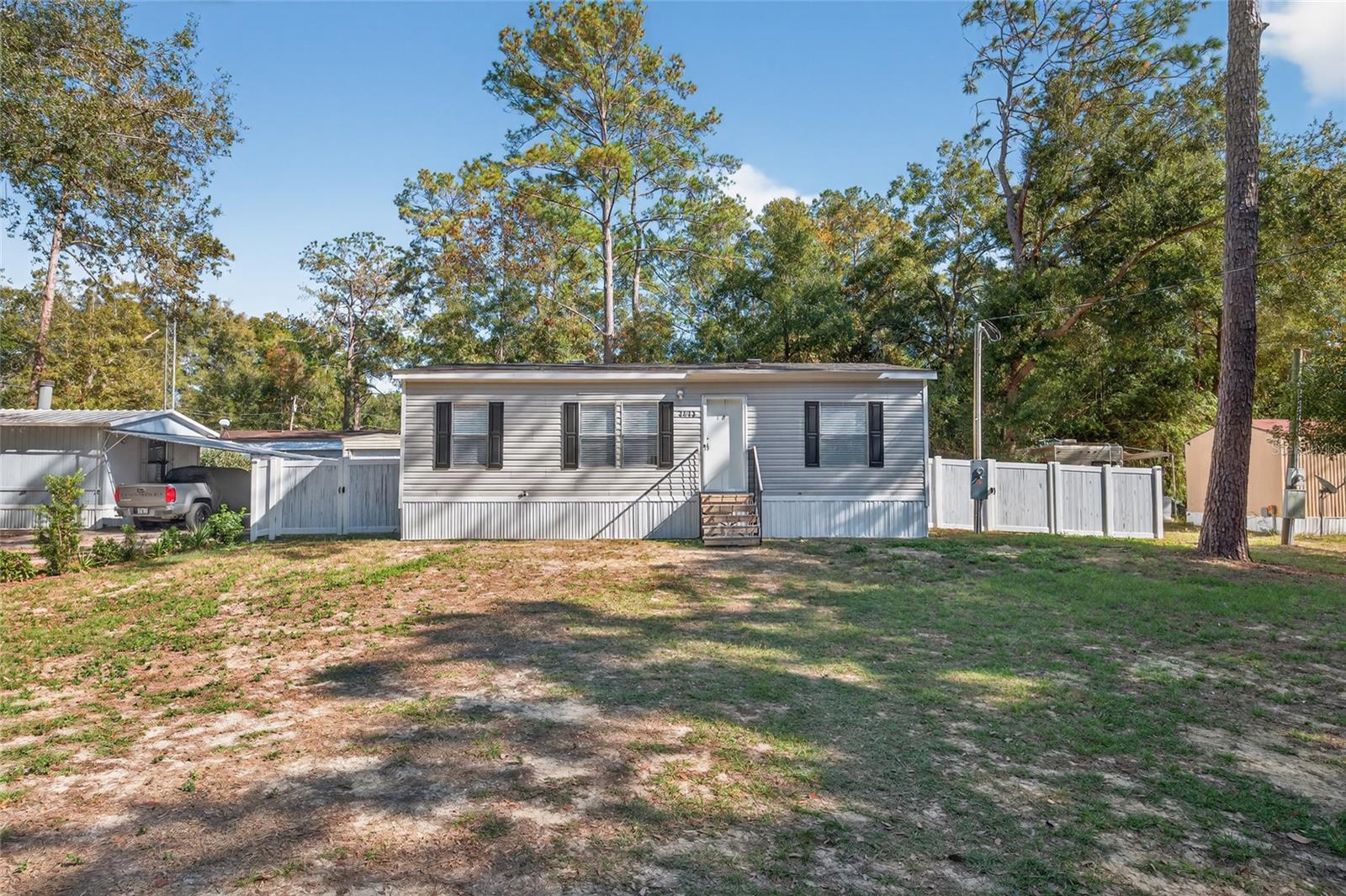 3883 Se 55th Ct Property Photo 1