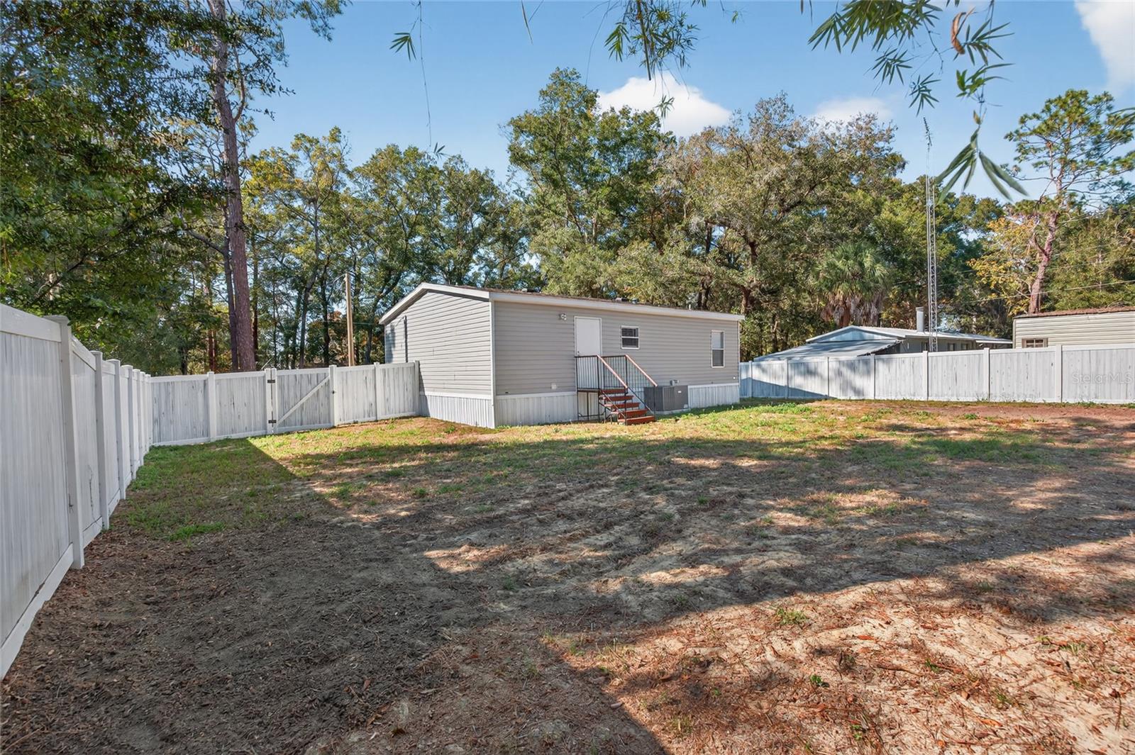 3883 Se 55th Ct Property Photo 4