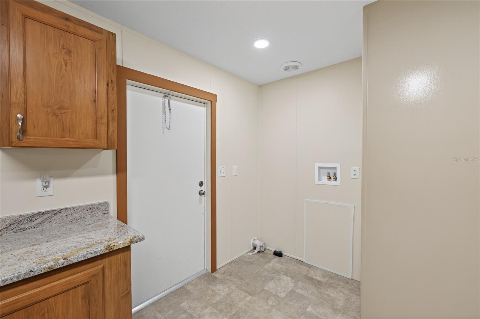 3883 Se 55th Ct Property Photo 9