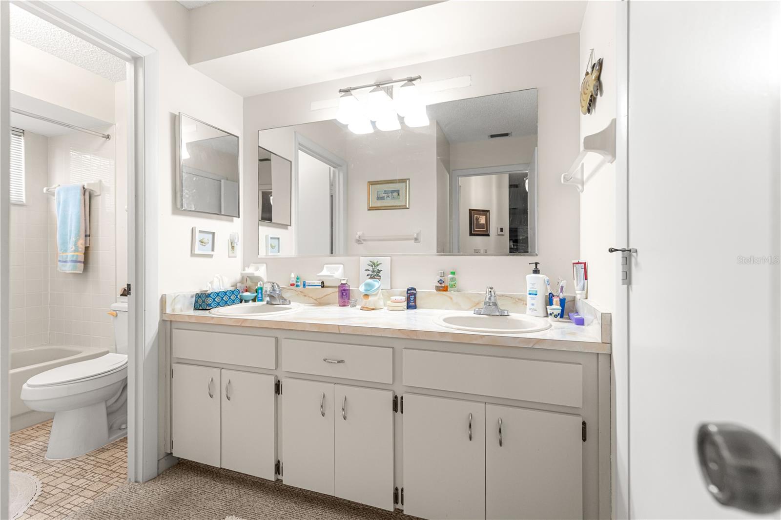 10987 Sw 86th Ter Property Photo 12
