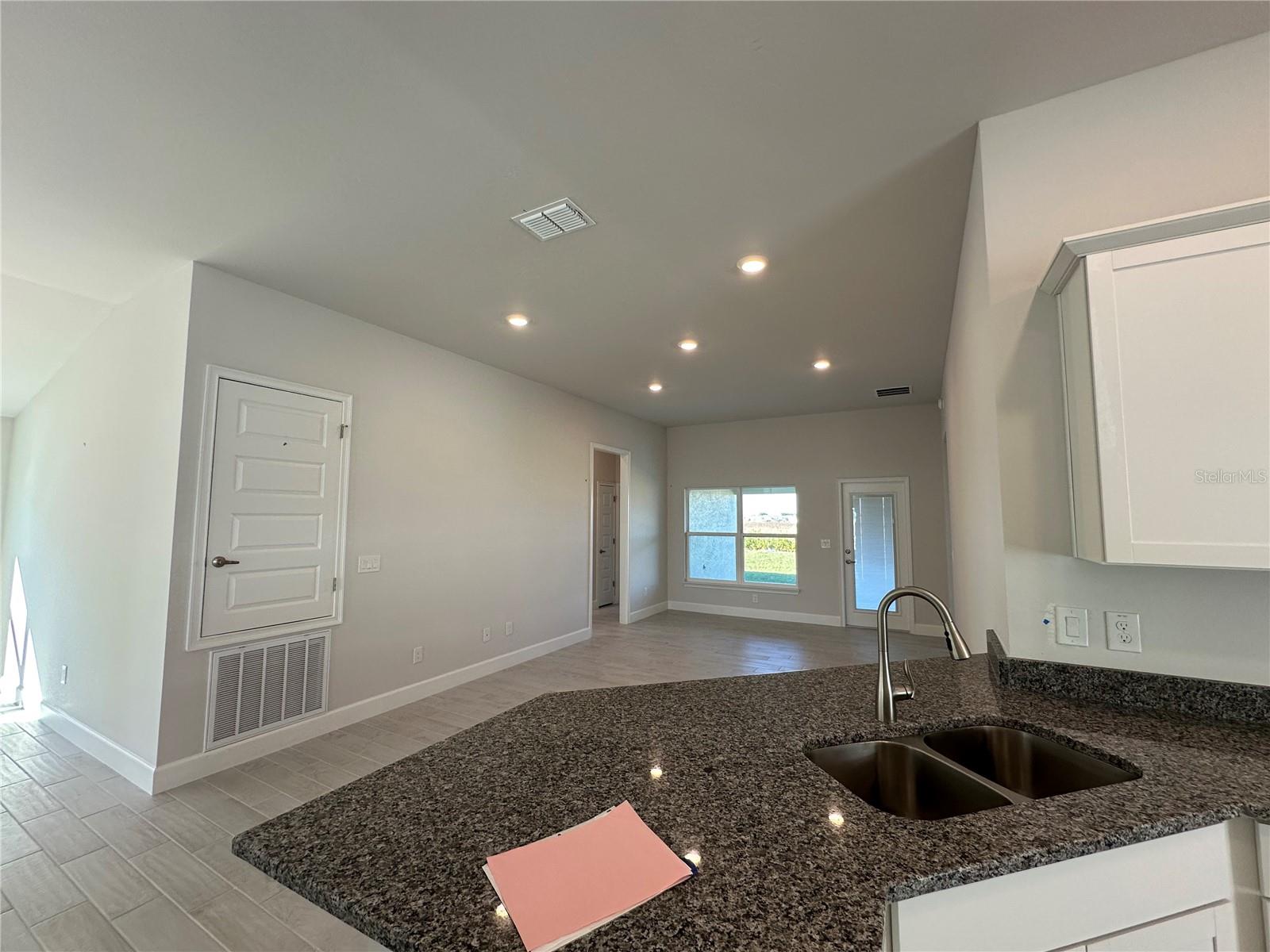12543 Ne 48th Ter Property Photo 13
