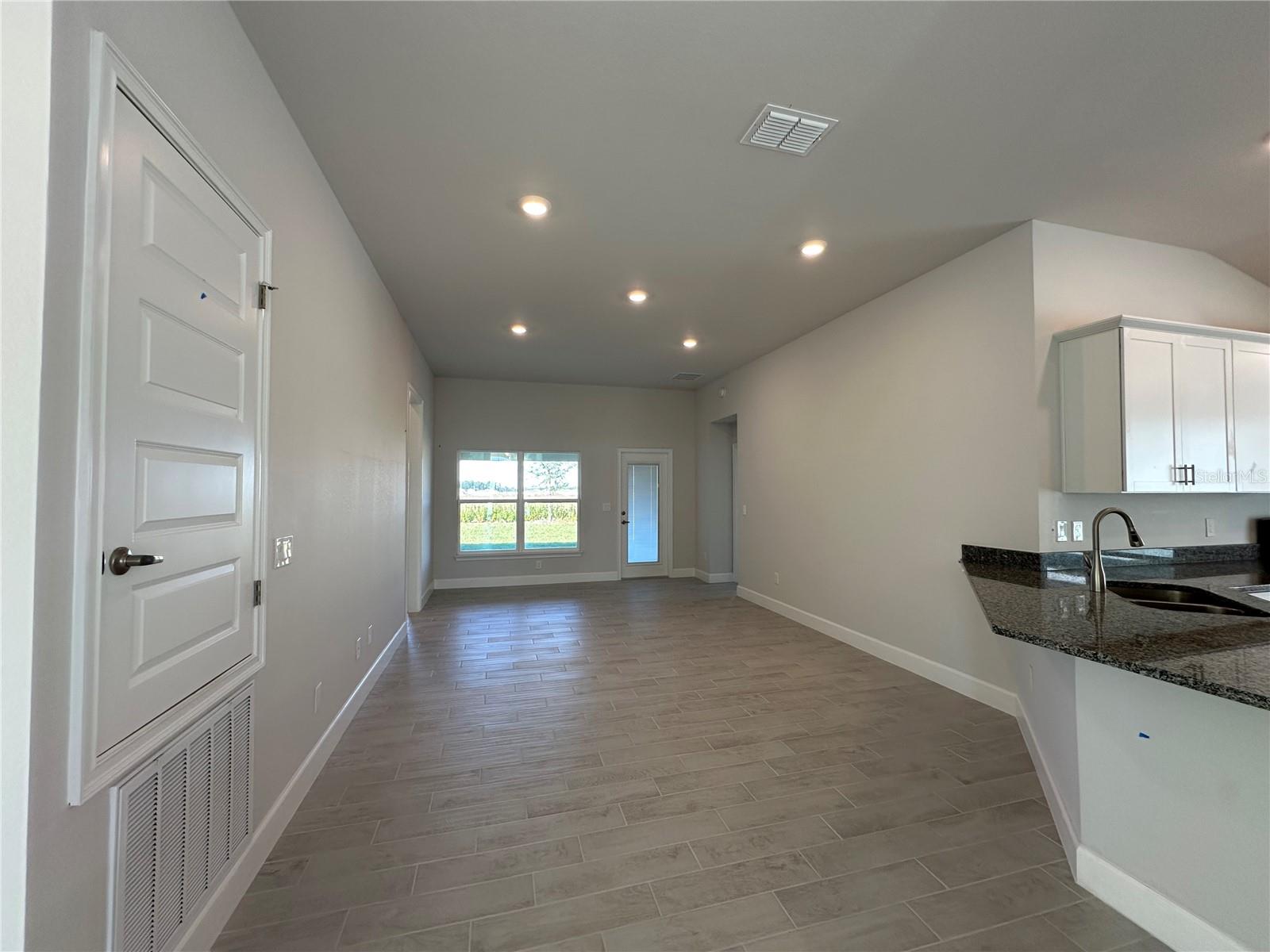 12543 Ne 48th Ter Property Photo 14