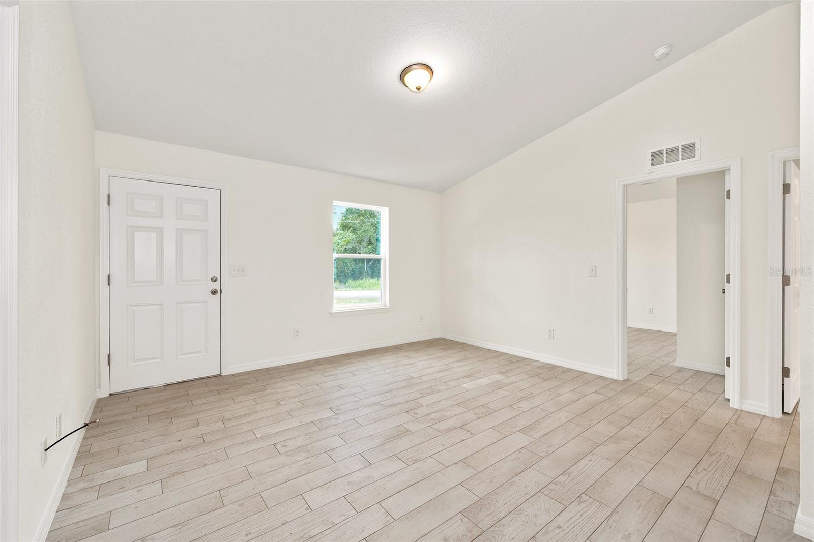 229 Locust Ln Property Photo 9