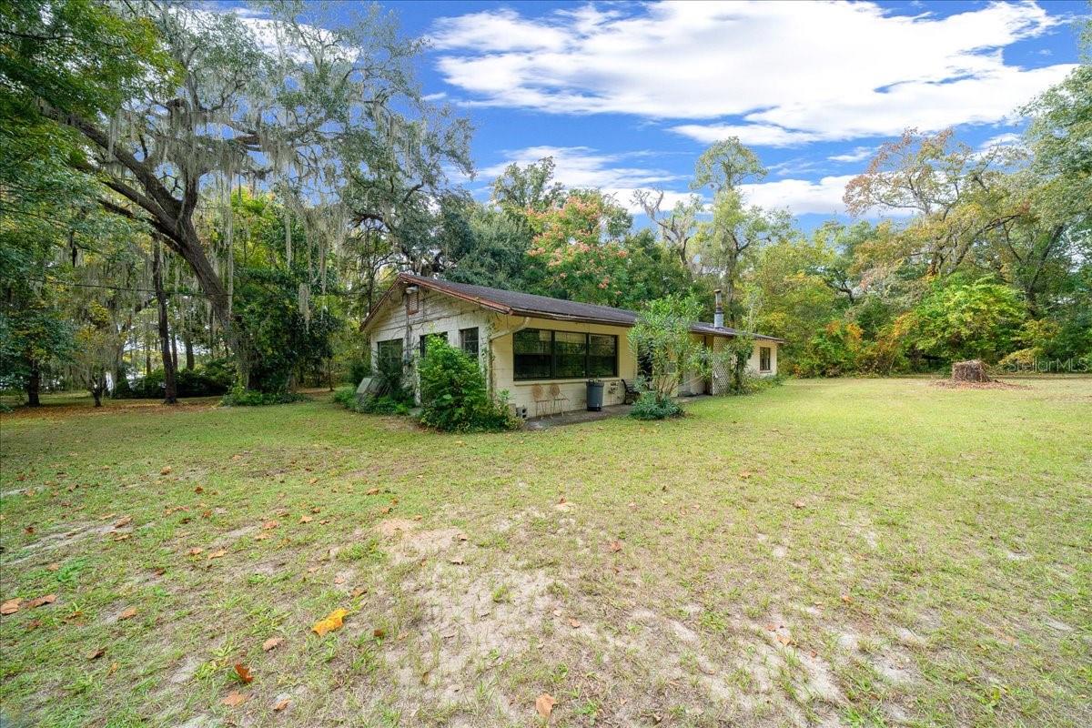 7173 W R Thomas Rd Property Photo 28