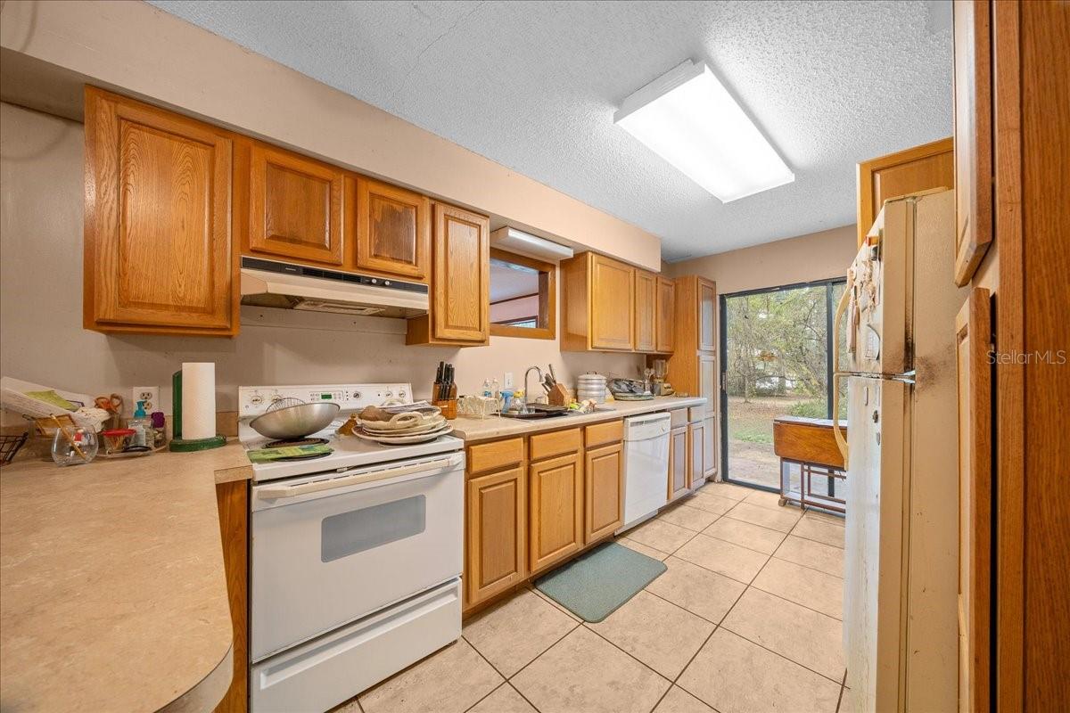 7173 W R Thomas Rd Property Photo 37