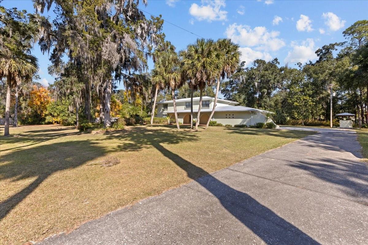 155 S Court St Property Photo 7