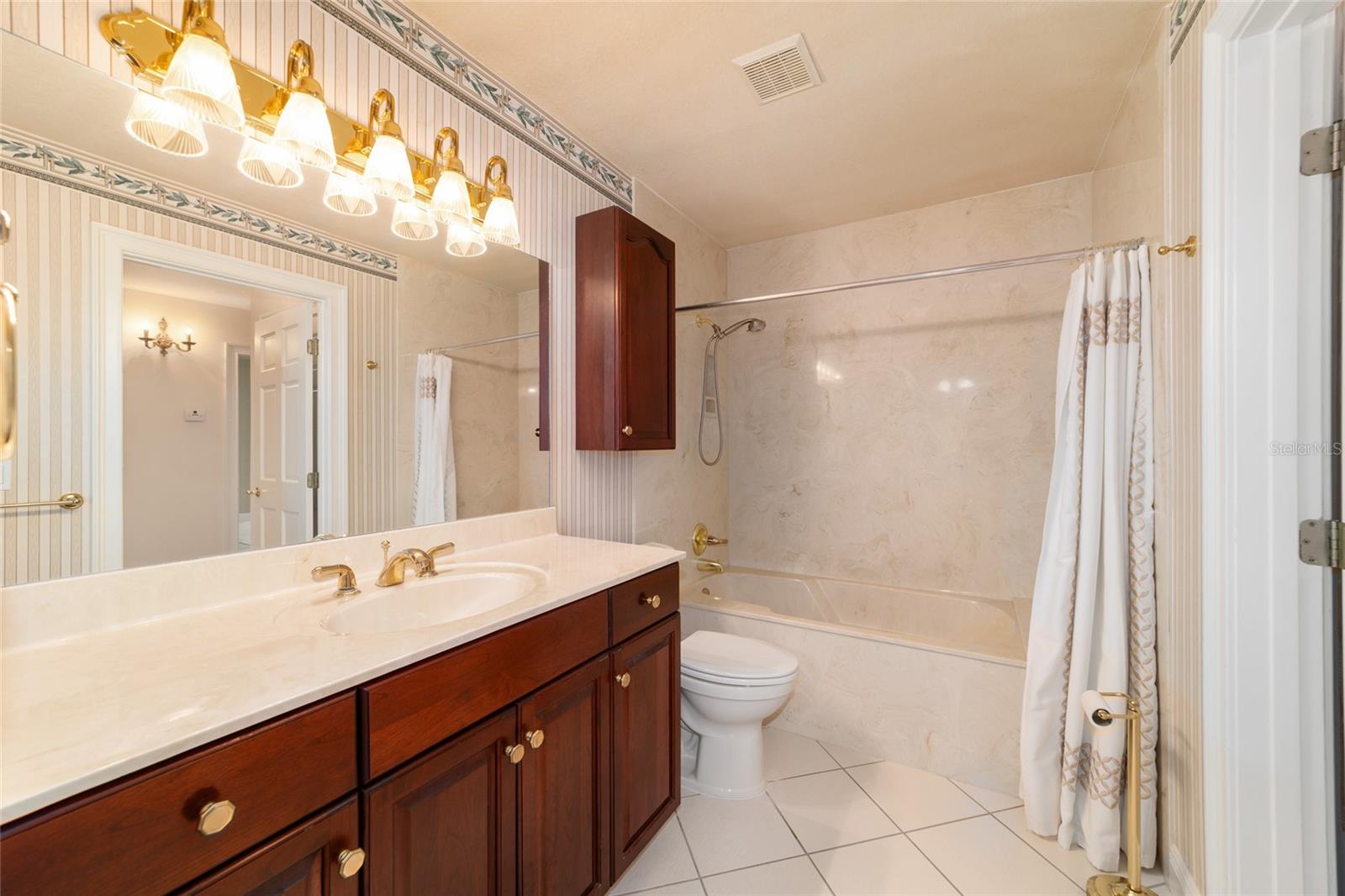 1570 Se 73rd Pl Property Photo 19