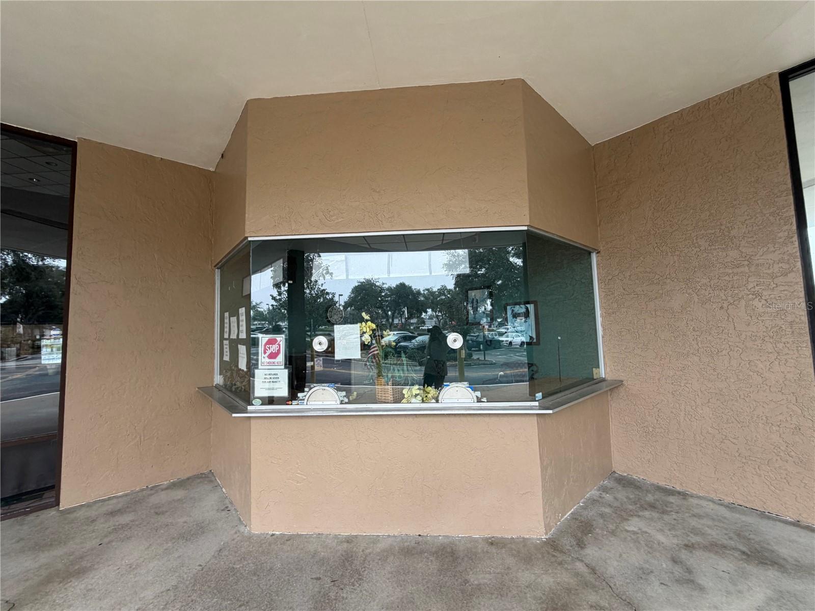 2019 E Silver Springs Blvd Property Photo 4
