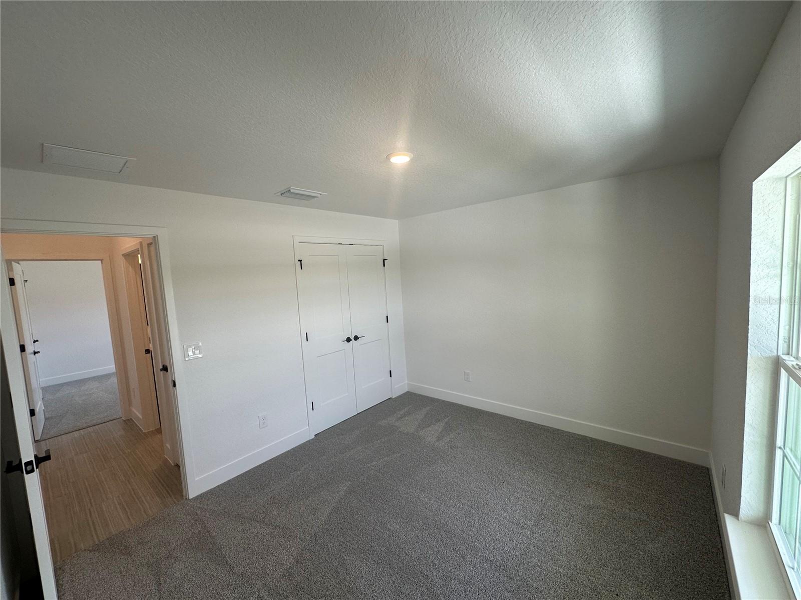 12547 Ne 48th Ter Property Photo 4