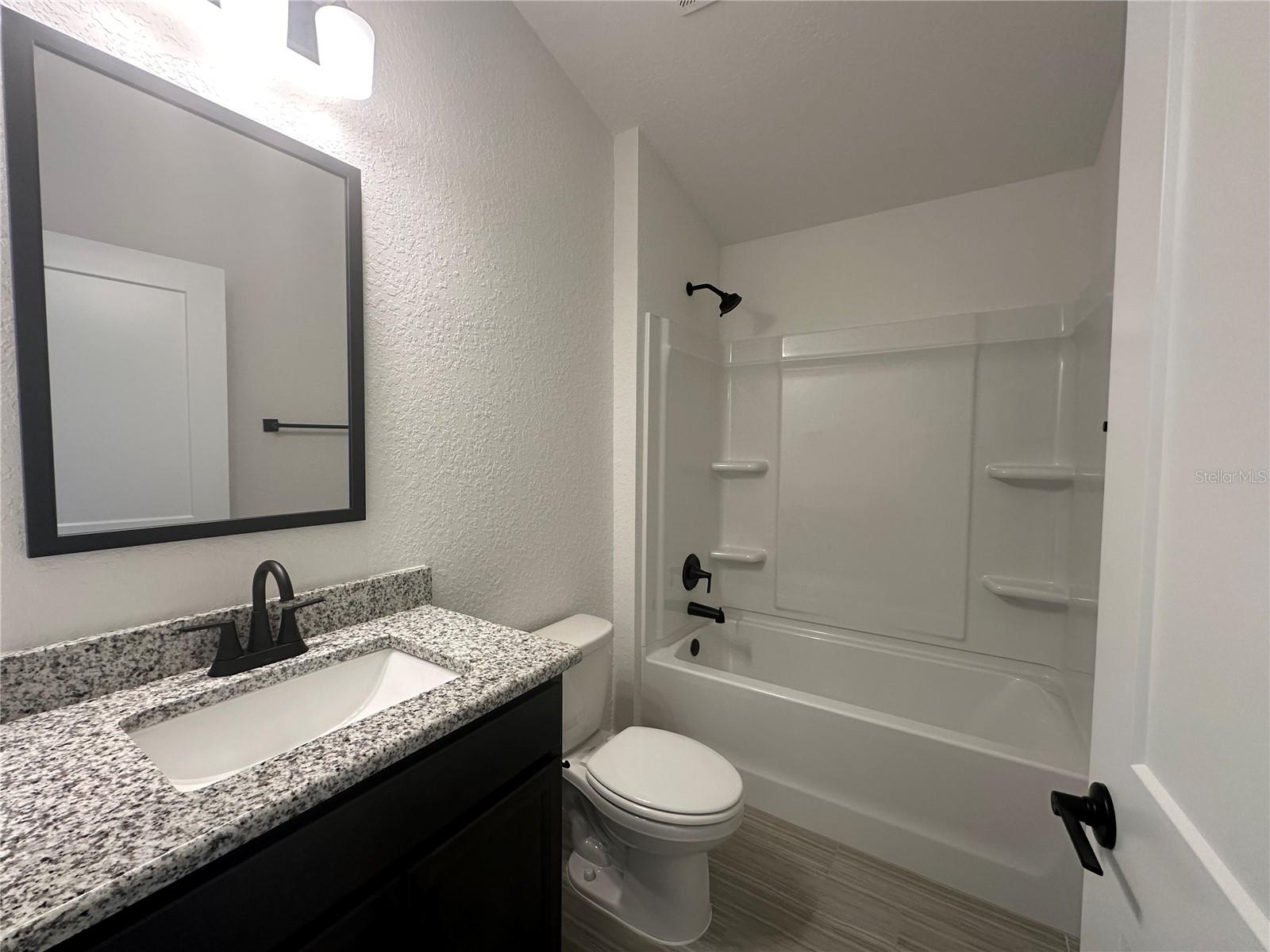 12547 Ne 48th Ter Property Photo 5