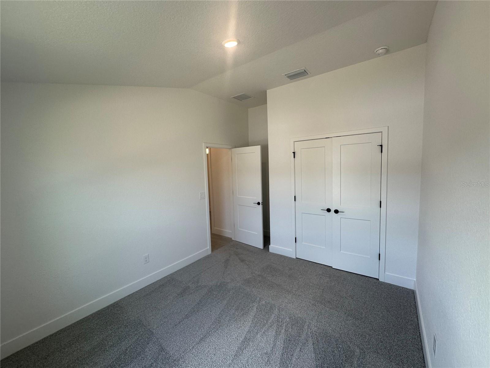 12547 Ne 48th Ter Property Photo 6