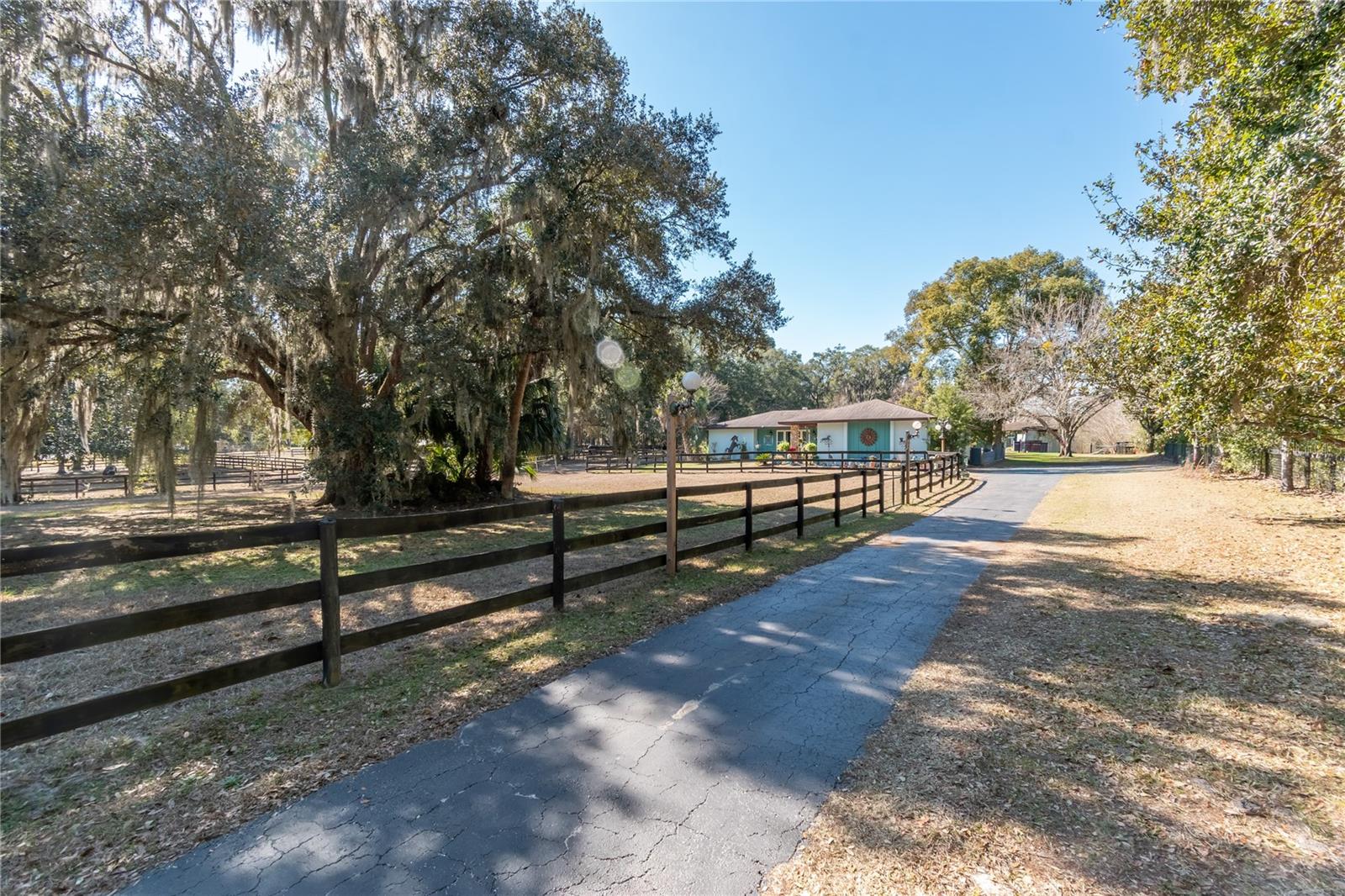 26 WOOD RIDGE DR