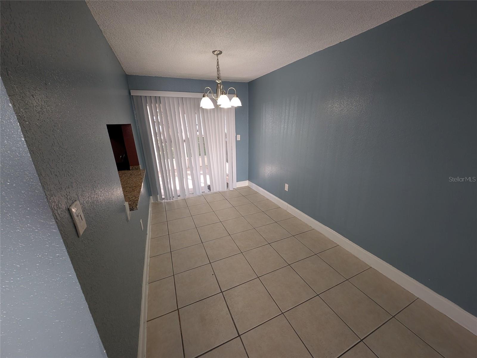 2564 Se 15th Ave #e Property Photo 6
