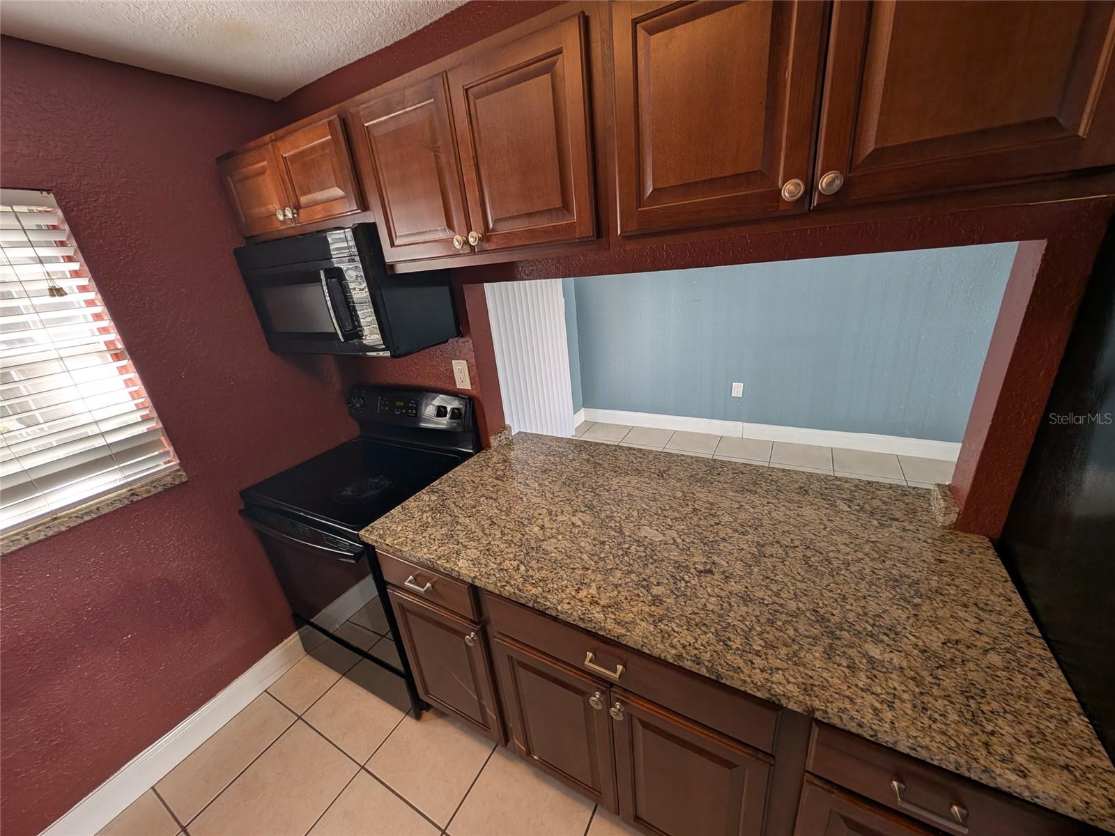 2564 Se 15th Ave #e Property Photo 13