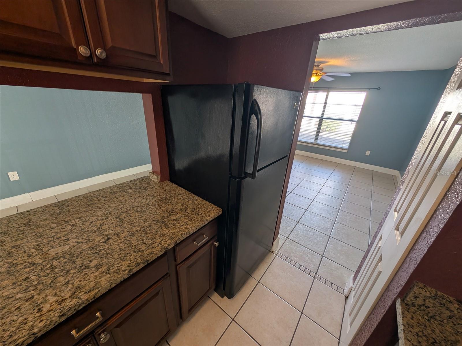 2564 Se 15th Ave #e Property Photo 14
