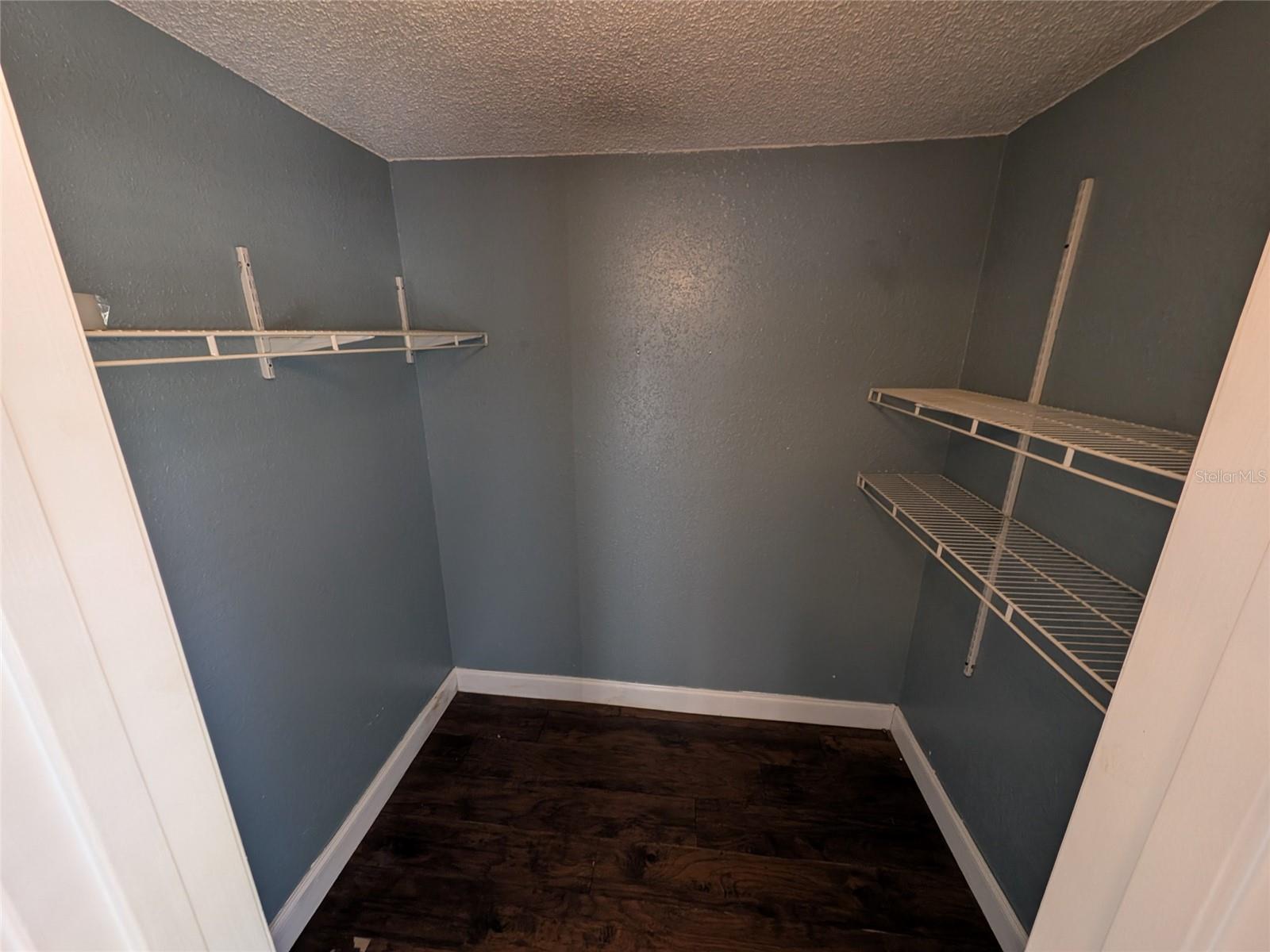 2564 Se 15th Ave #e Property Photo 20