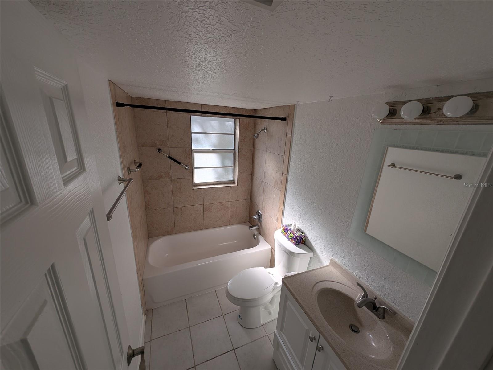2564 Se 15th Ave #e Property Photo 21