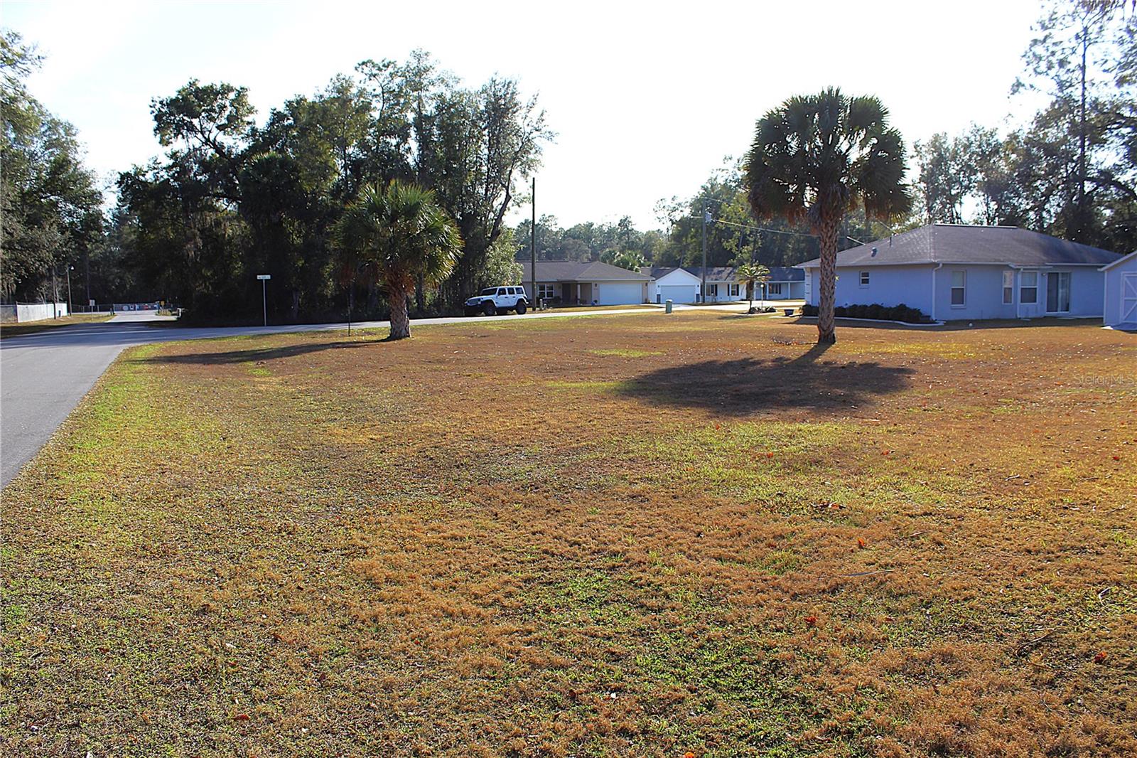 Ne 6th Pl Property Photo 1