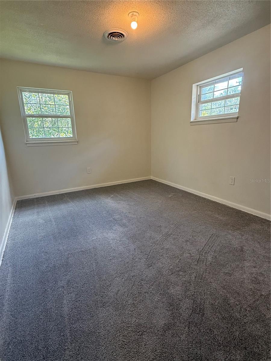 1021 Sw 26th St Property Photo 5