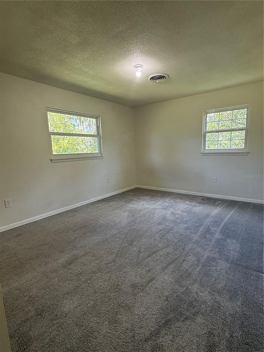 1021 Sw 26th St Property Photo 7