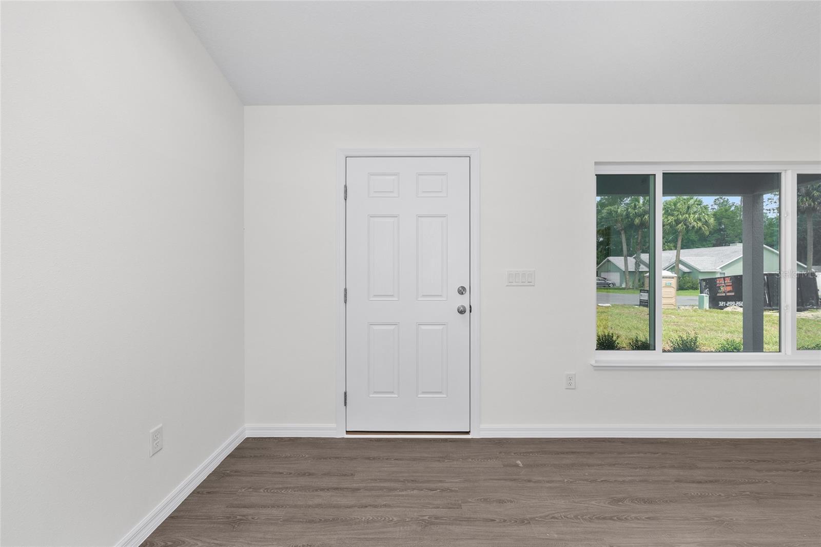 654 Ne 130th Ct Property Photo 8