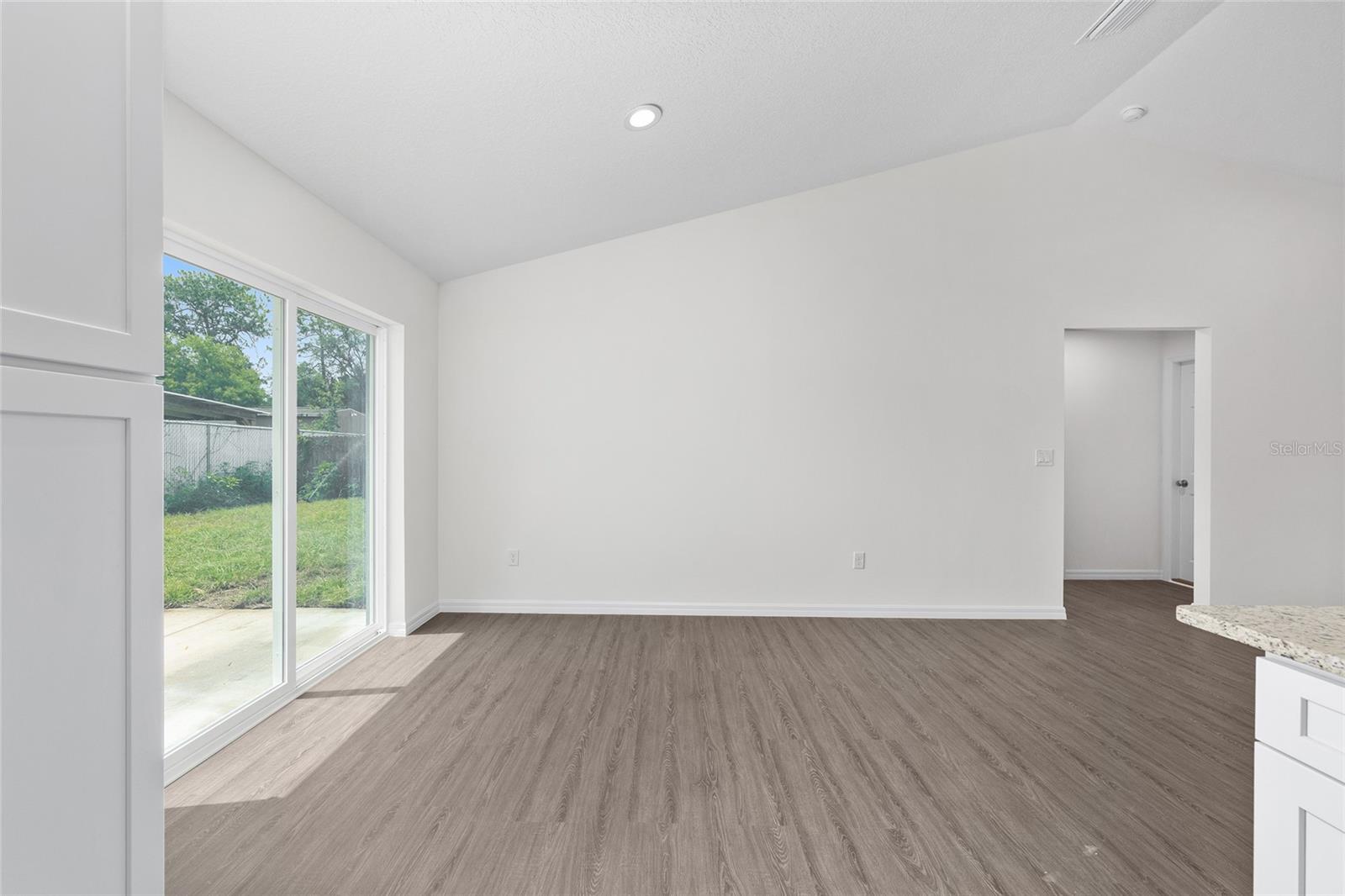 654 Ne 130th Ct Property Photo 14