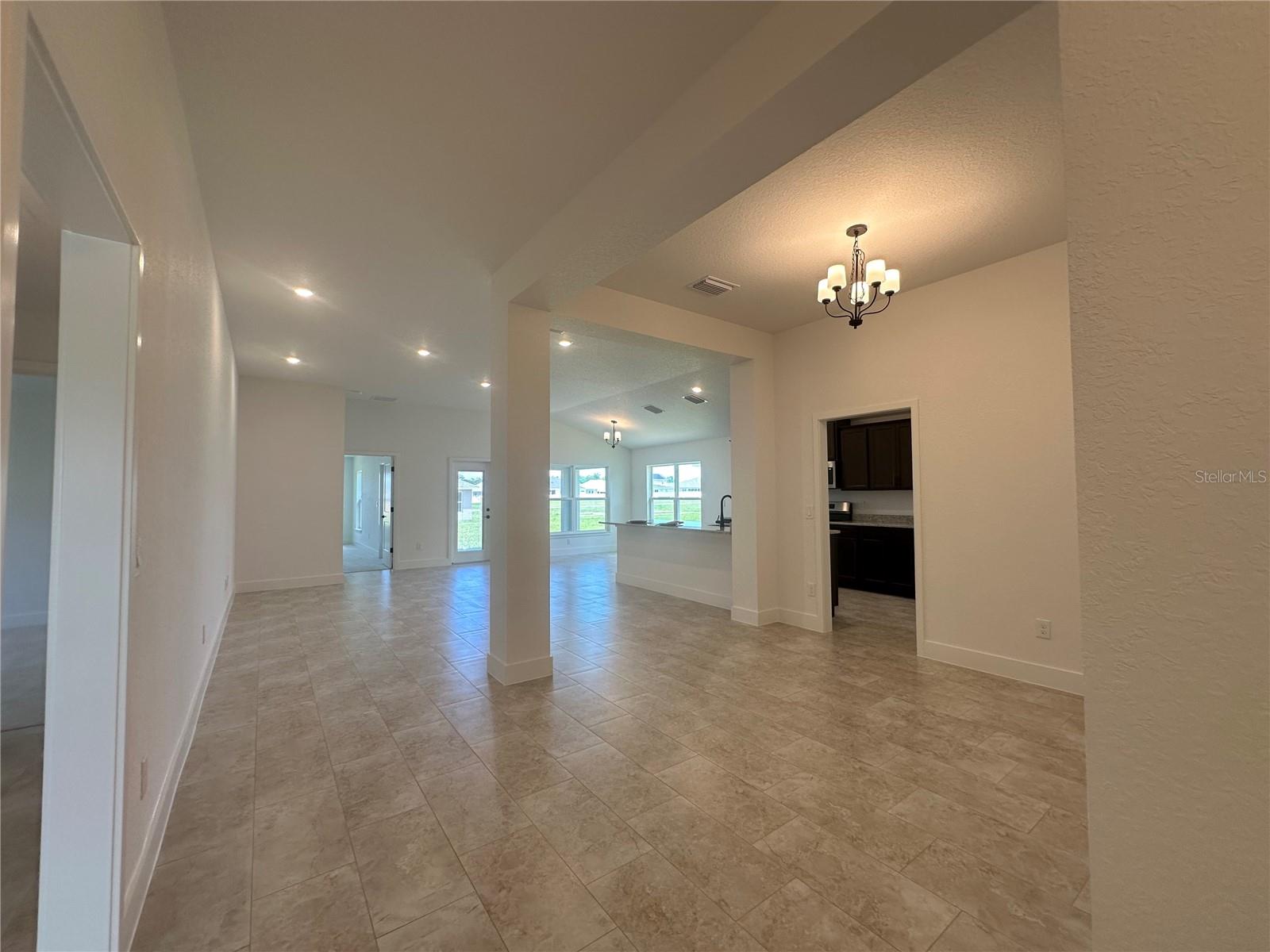 12551 Ne 48th Ter Property Photo 4